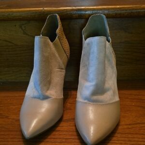 Enzo Angiolini Tan Ankle Booties with Pointed Toe and Elastic Panels